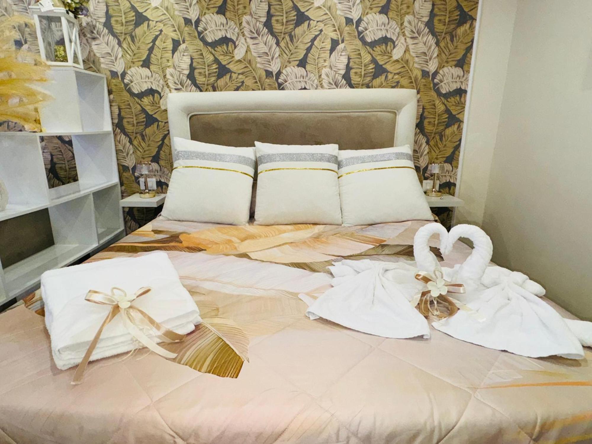 La Dimora Dei Sogni Sedil Capuano Home Suite Napoli Exterior foto